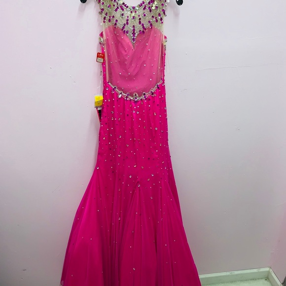 New With Tags! Stunning pink sequin gown! REGAL! - Picture 8 of 8